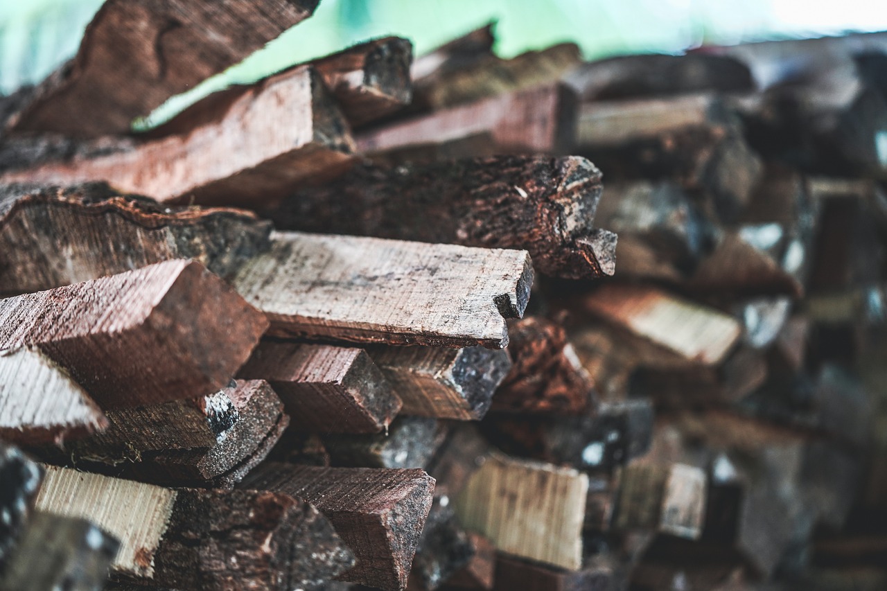 découvrez le rôle des combustibles fossiles dans notre société moderne, leur impact sur l'environnement et les alternatives durables qui peuvent remplacer ces ressources non renouvelables. informez-vous sur les enjeux énergétiques et les solutions pour un avenir plus vert.