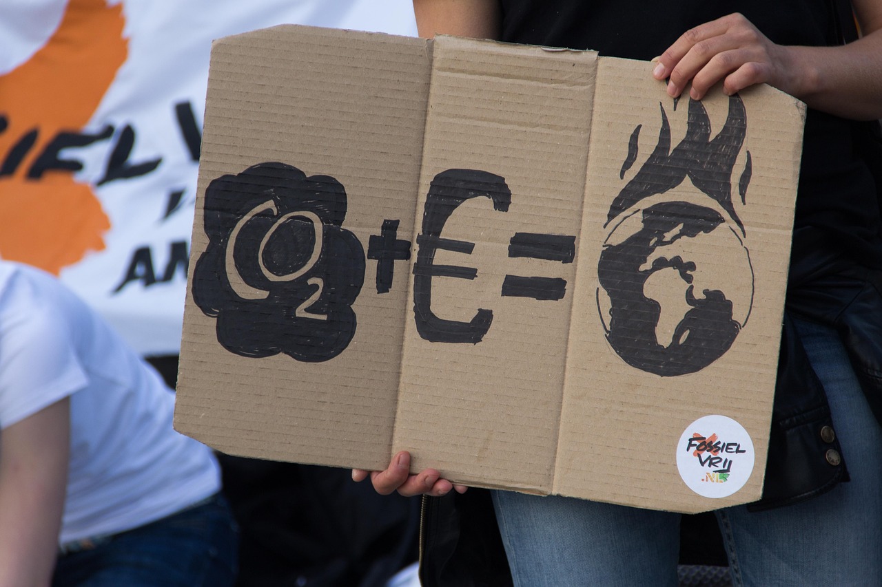 découvrez ce qu'est la justice climatique, son importance pour l'équité environnementale, et comment elle vise à protéger les populations vulnérables face aux changements climatiques.