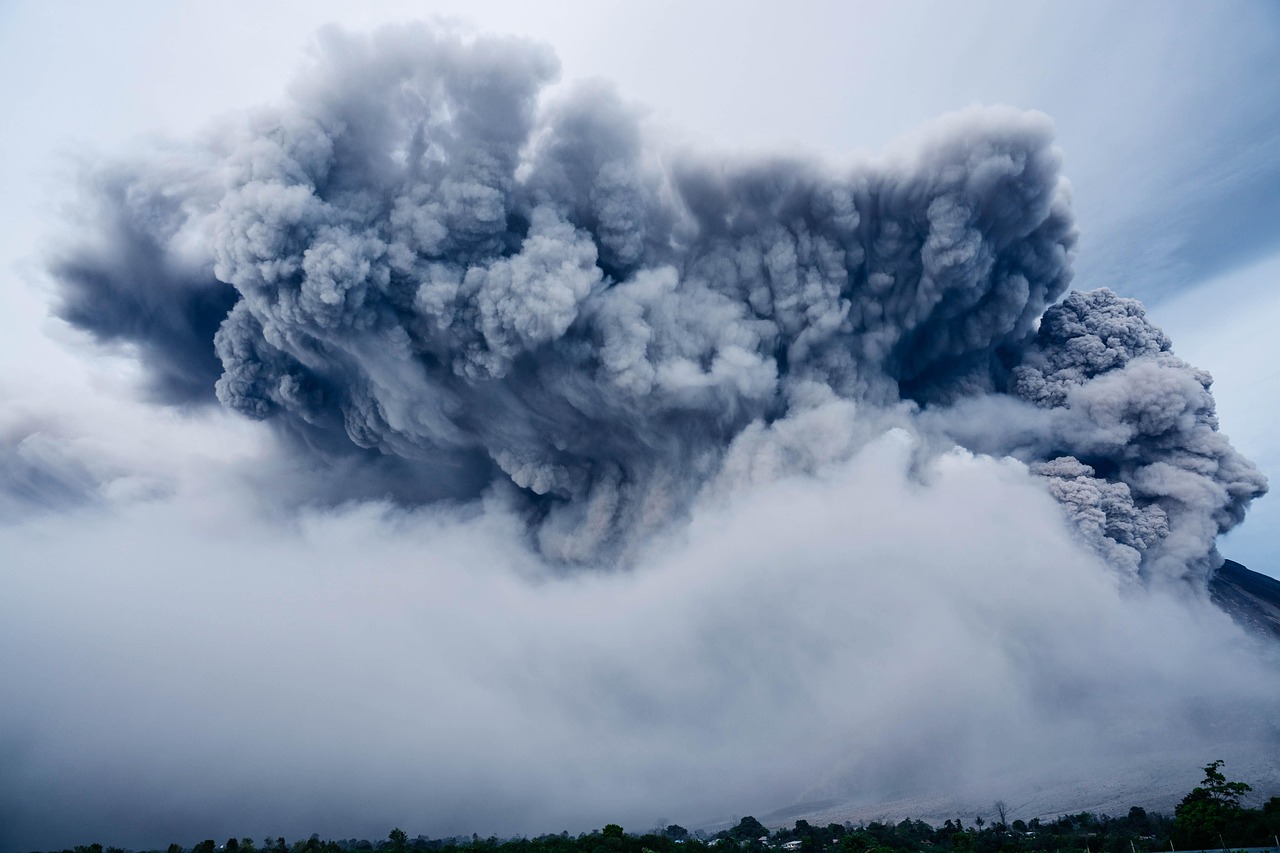 découvrez les dangers naturels qui menacent notre planète, de la sismicité aux inondations en passant par les tempêtes et les incendies de forêt. apprenez comment ces phénomènes influencent notre environnement, nos vies et les mesures de prévention nécessaires.