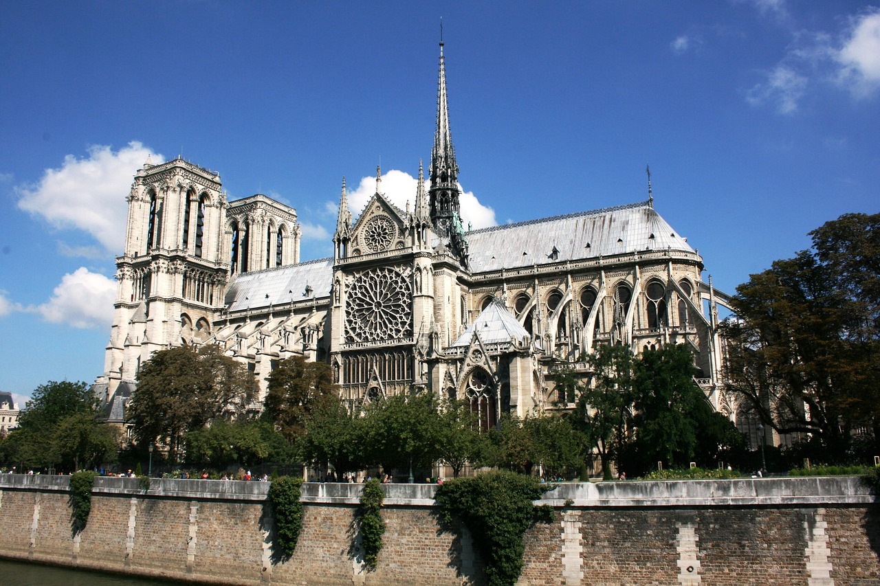 découvrez l'accord de paris, un traité international signé en 2015 visant à lutter contre le changement climatique et à limiter le réchauffement global. comprenez ses objectifs, engagements et enjeux pour la transition écologique mondiale.