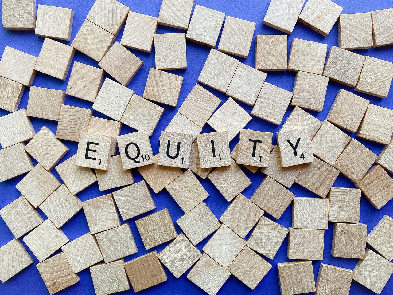 découvrez les enjeux et les solutions pour promouvoir l'équité de genre dans notre société. explorez comment l'égalité entre les sexes contribue au développement durable et à un avenir meilleur pour tous.