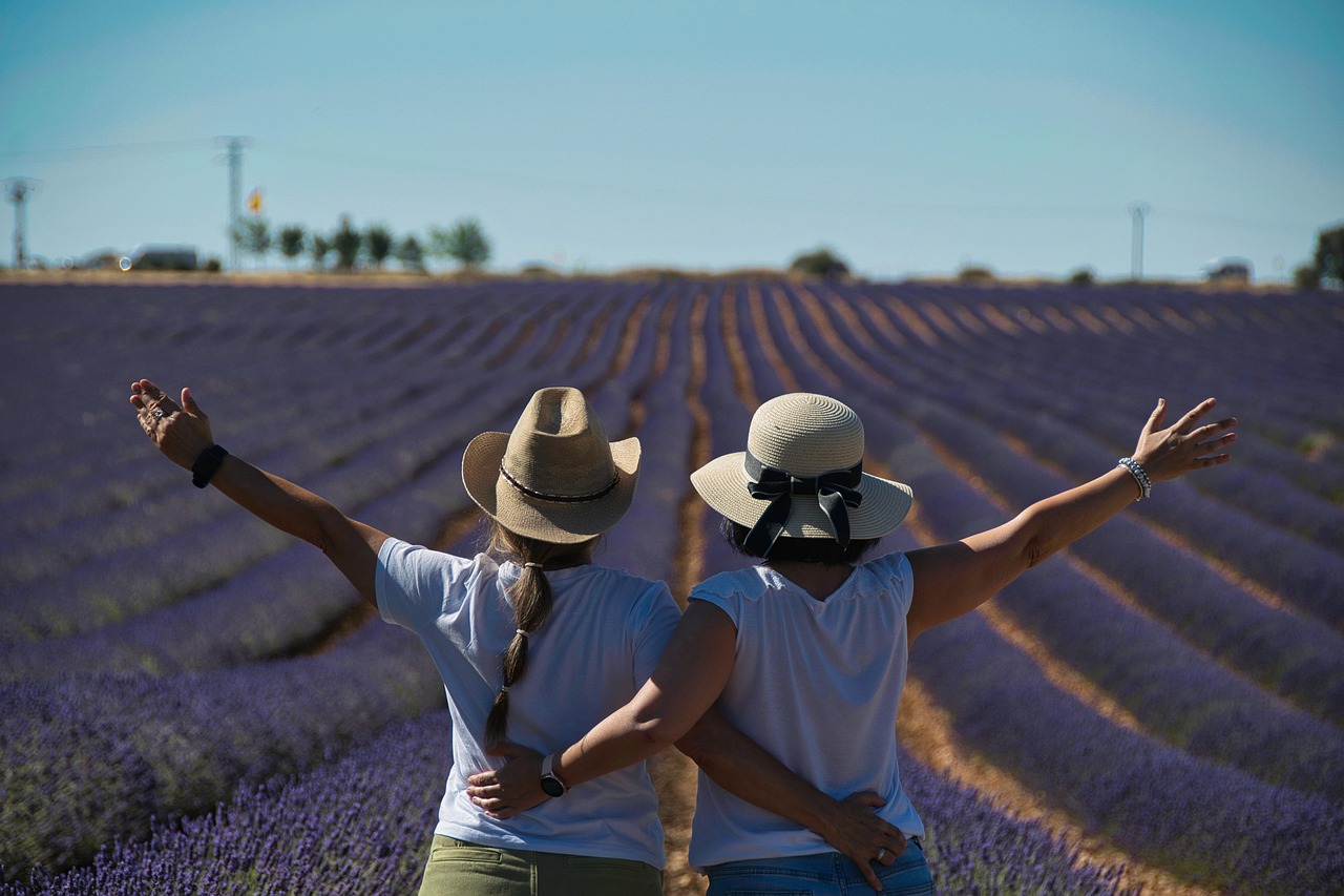 découvrez tout sur les femmes : histoire, culture, réalisations, droits et inspirations. explorez des articles dédiés à la condition féminine, à l’égalité et à l’influence des femmes dans le monde.