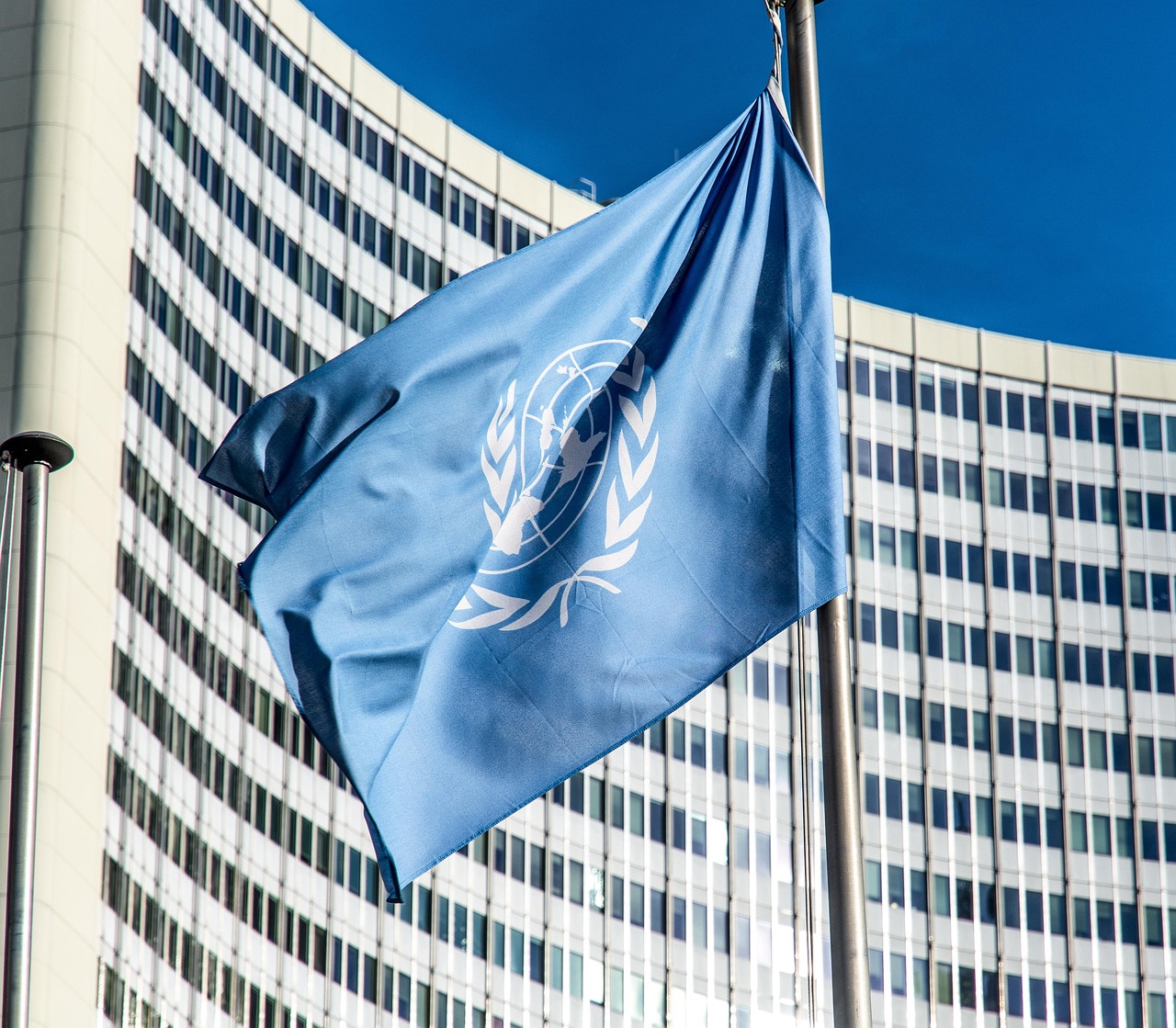découvrez les enjeux et débats autour de la controverse commerciale du mercosur, analysant les impacts économiques, environnementaux et politiques de cet accord.
