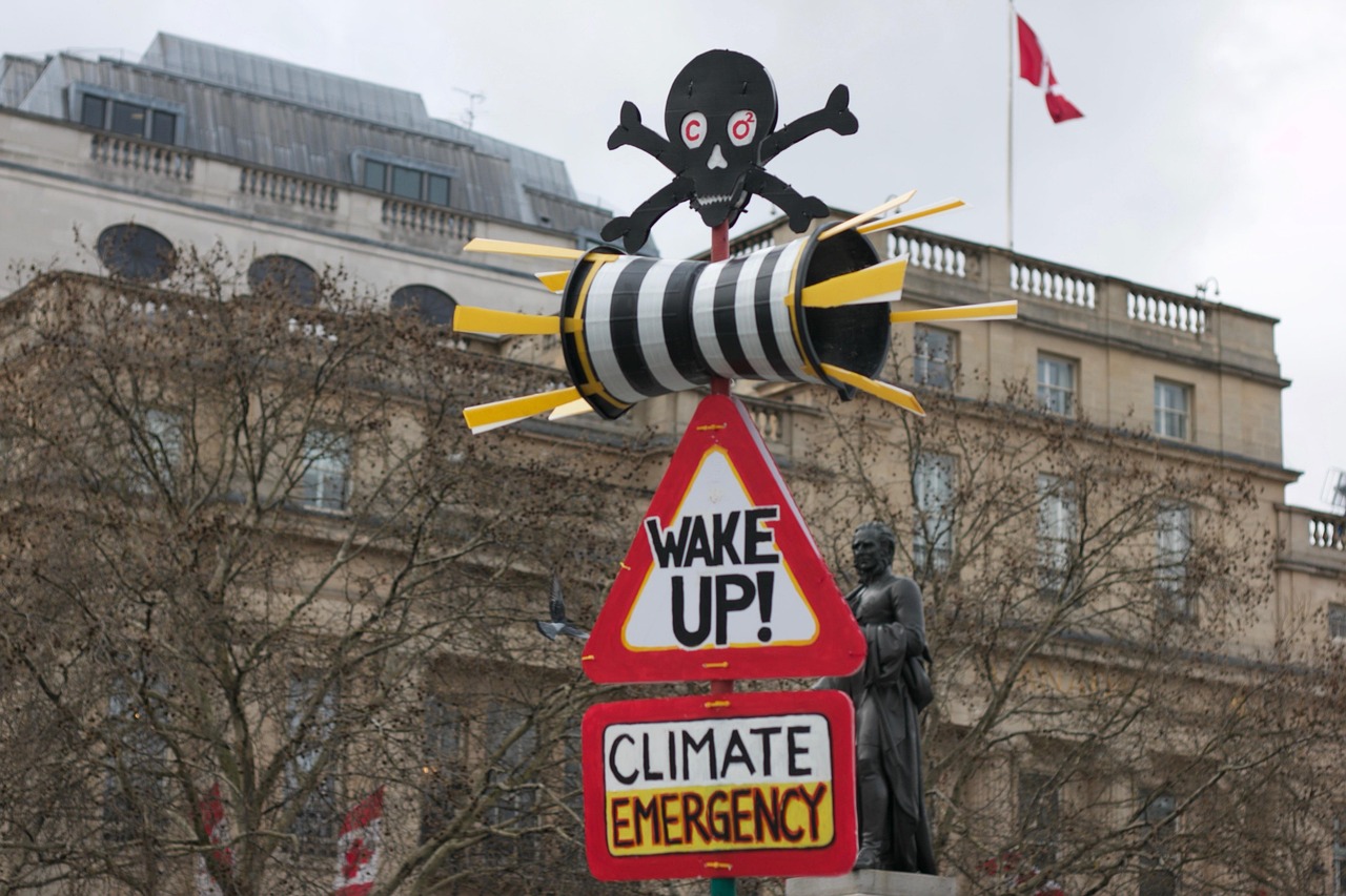 découvrez le parcours de greta thunberg, militante suédoise engagée dans la lutte contre le changement climatique et inspiratrice d'un mouvement mondial pour l'environnement.