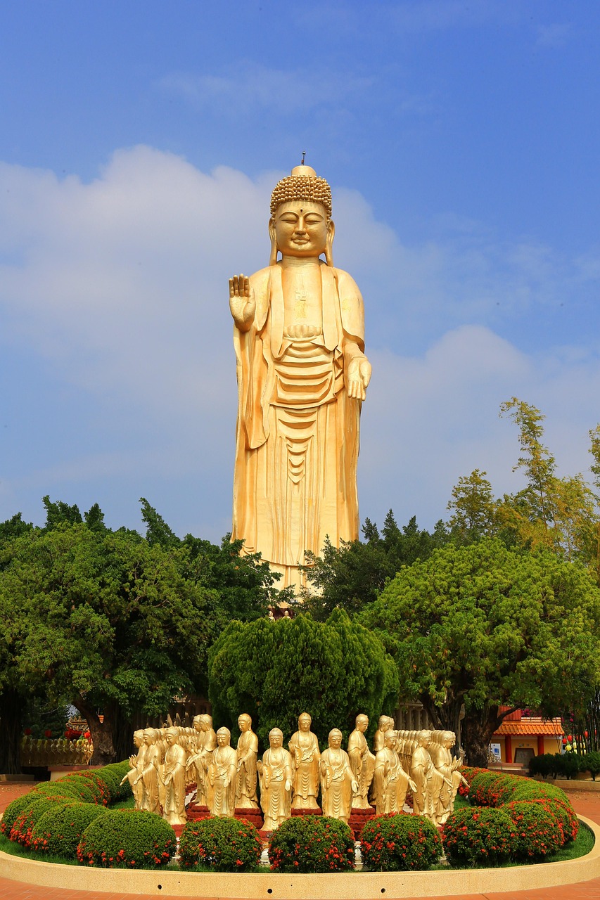 découvrez taiwan, une île fascinante mêlant modernité et traditions. explorez ses paysages époustouflants, sa délicieuse cuisine, et sa culture riche. un voyage inoubliable vous attend au cœur de l'asie.