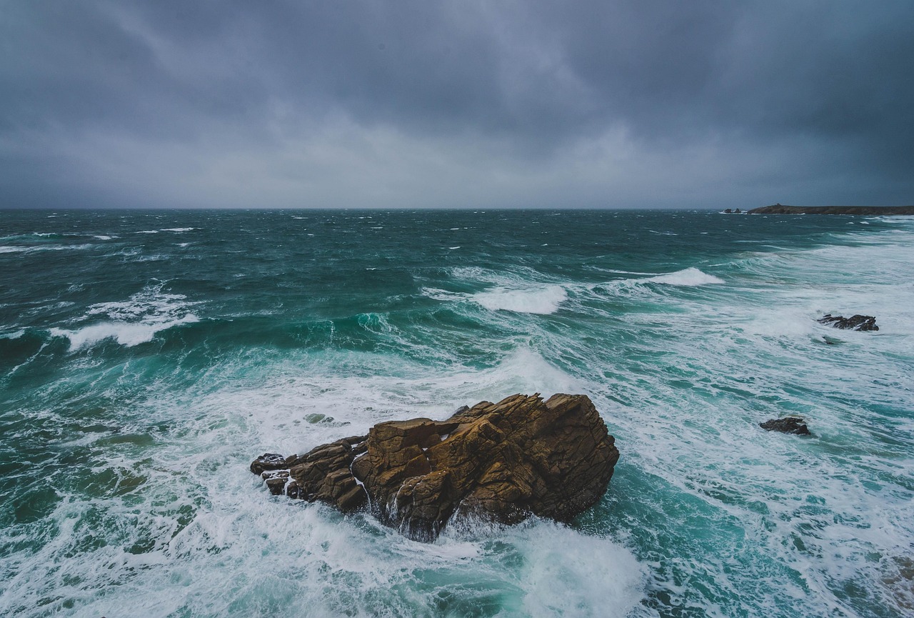 découvrez 'brittany 2100', une vision fascinante du futur de la bretagne. plongez dans un univers où culture, technologie et nature s’entrelacent pour façonner une région innovante et durable. un voyage à travers les défis et les opportunités qui attendent cette belle région à l'horizon du siècle.