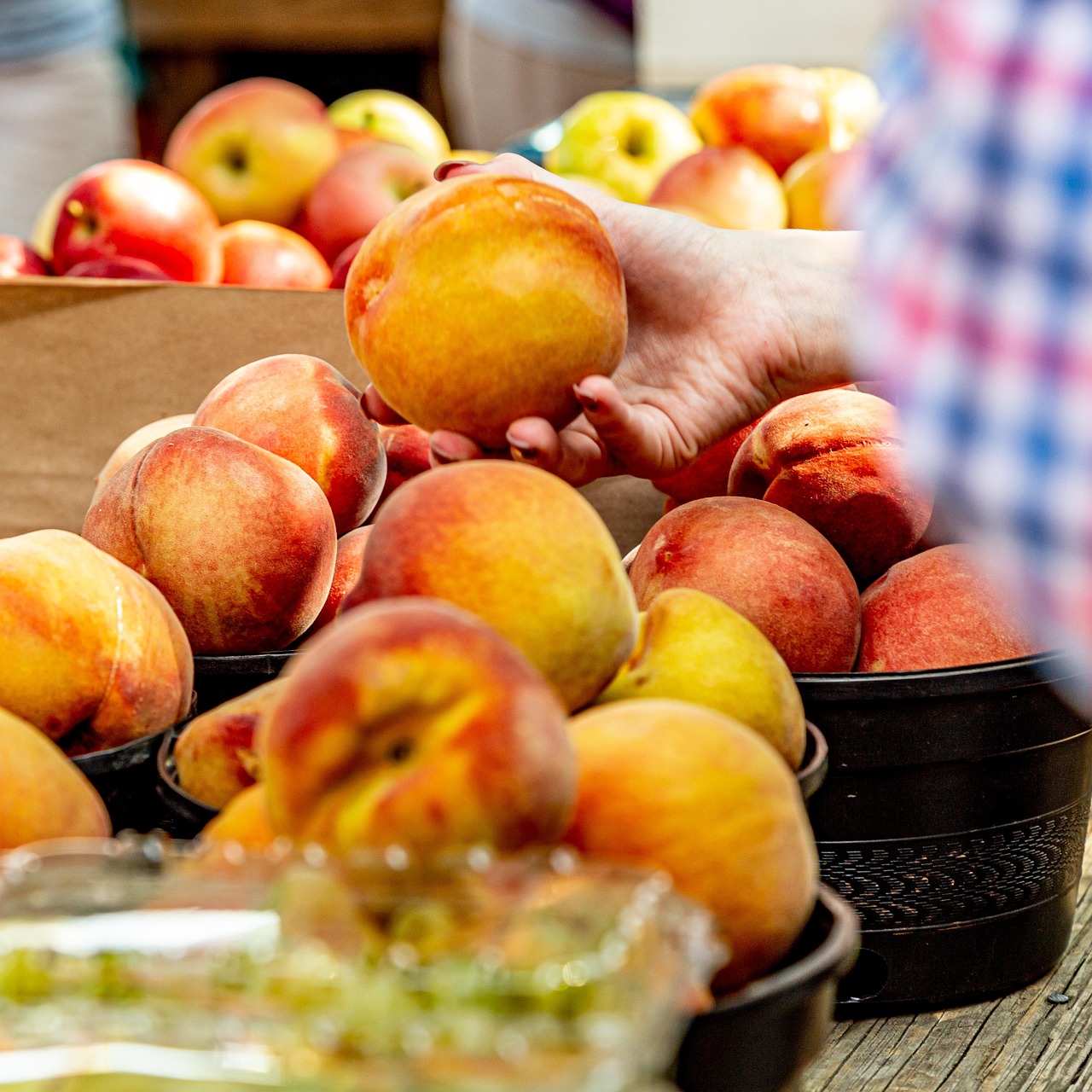 découvrez les facteurs clés qui influencent la décision d'achat alimentaire et comment optimiser vos choix pour une consommation responsable et satisfaisante.