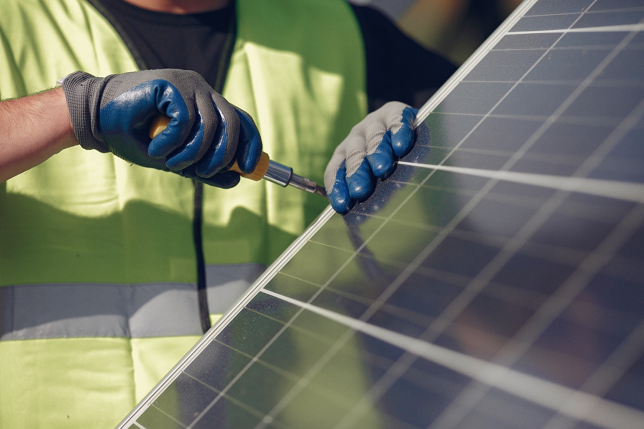 L’impact des panneaux solaires sur la diminution des émissions de carbone