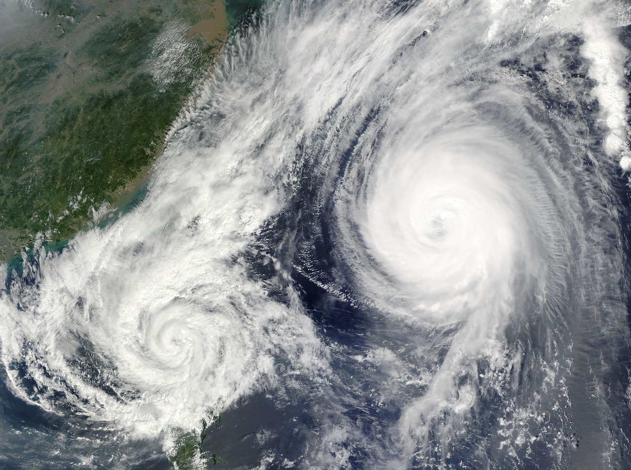 découvrez les effets dévastateurs des cyclones, leurs causes et comment se préparer face à ces phénomènes naturels puissants. informez-vous sur la sécurité et la prévention lors de ces tempêtes extrêmes.