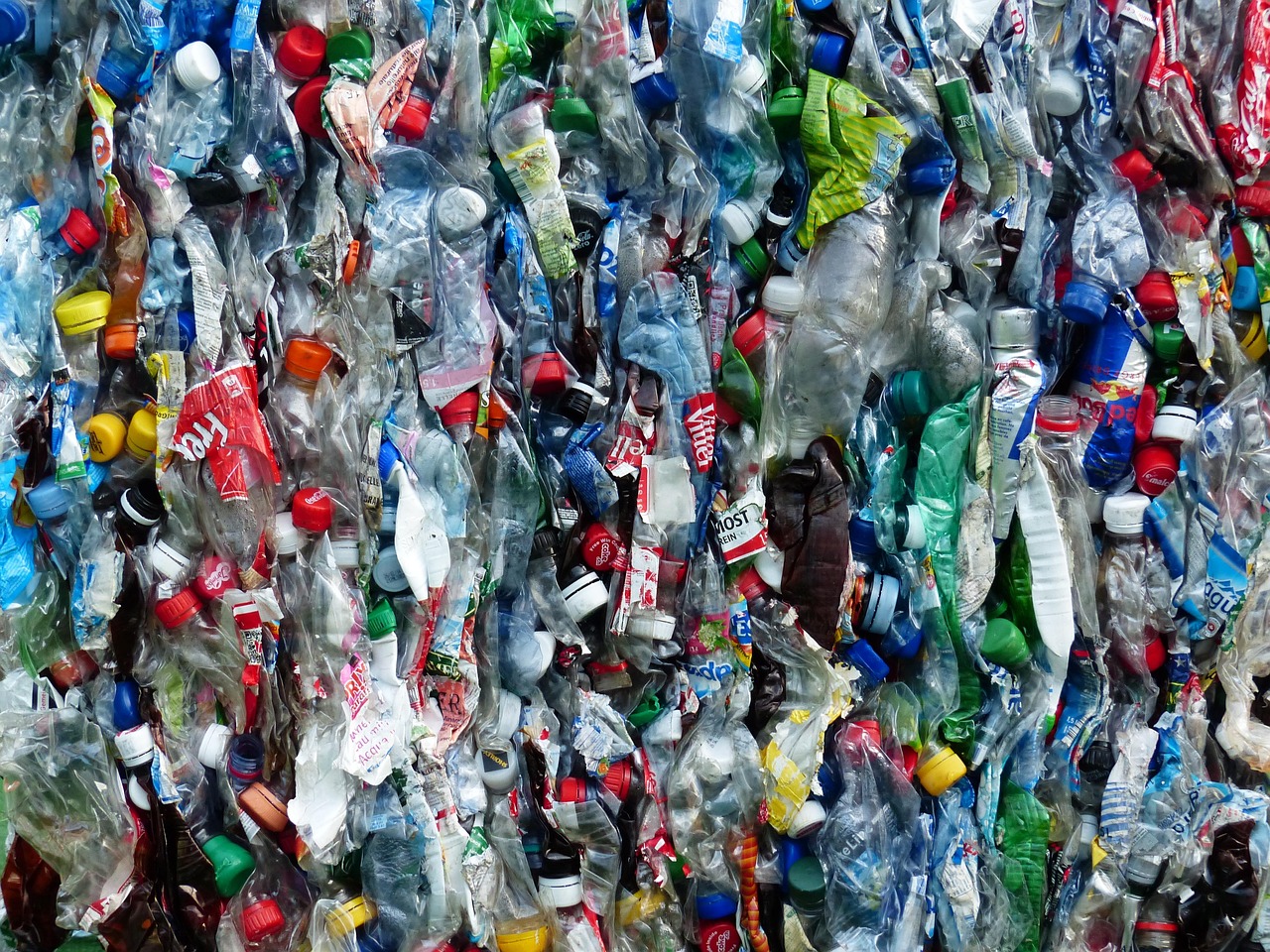 découvrez les méthodes et avantages du recyclage du plastique, un geste essentiel pour protéger l’environnement, réduire les déchets et favoriser l’économie circulaire.