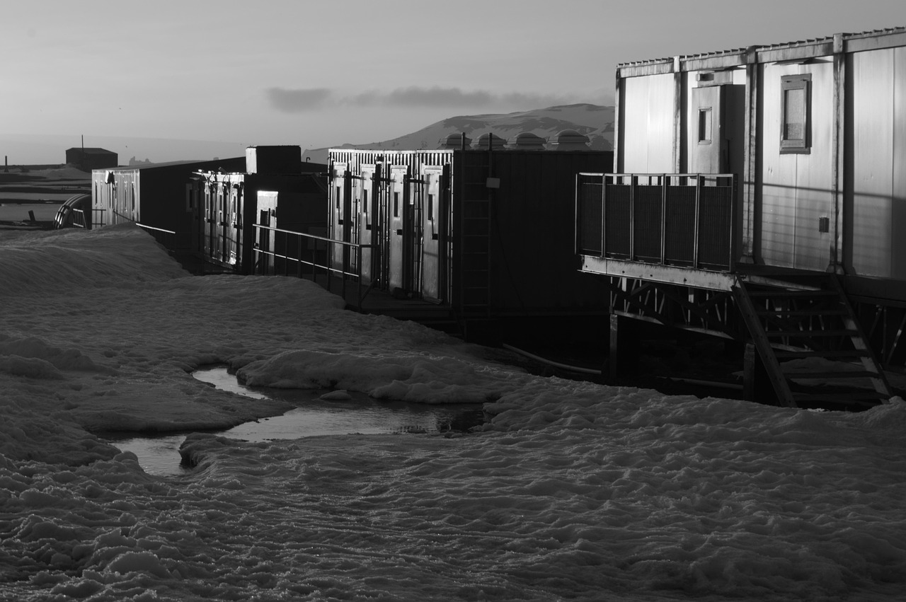 La chercheuse qui explore le point critique du climat affectant les glaciers des fjords groenlandais