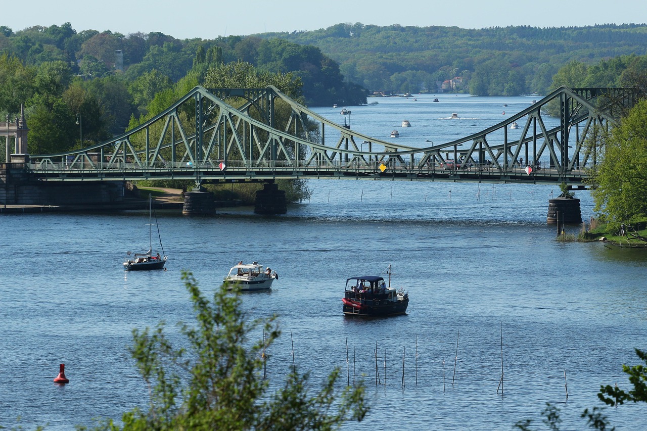 d&eacute;couvrez les associations environnementales engag&eacute;es dans la protection de la nature et la promotion du d&eacute;veloppement durable.