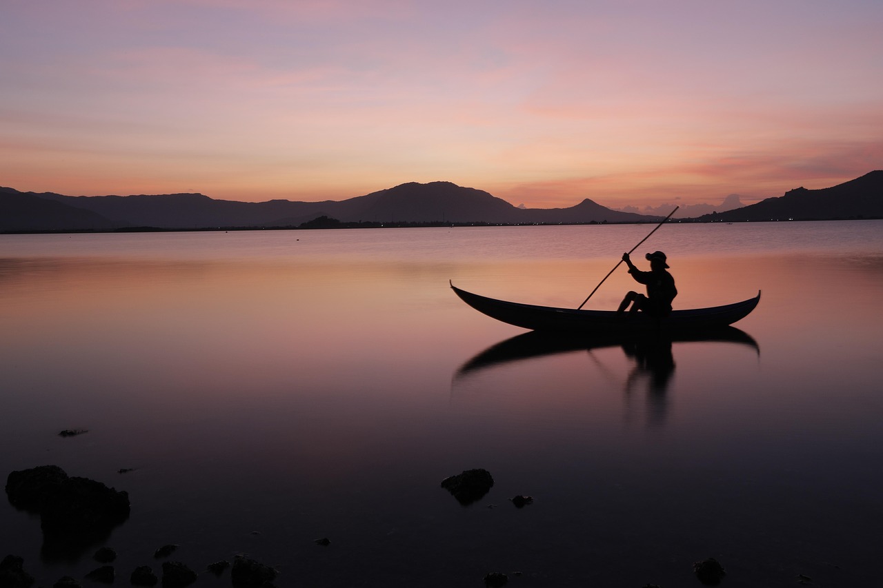 d&eacute;couvrez les bienfaits du rowing, un exercice complet qui renforce le corps entier, am&eacute;liore l'endurance et sculpte la silhouette.