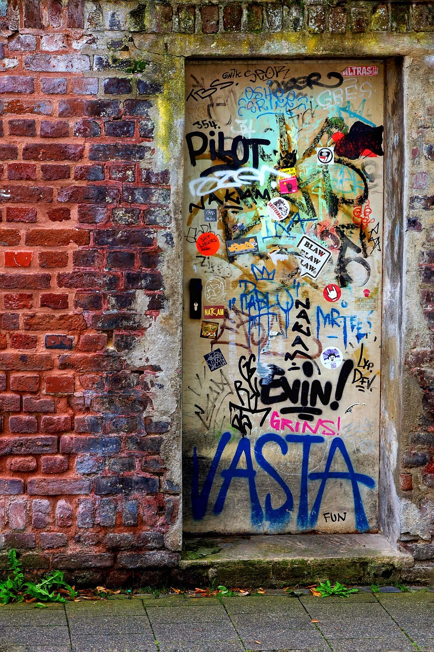 d&eacute;couvrez tout sur le vandalisme : d&eacute;finitions, exemples, cons&eacute;quences l&eacute;gales et moyens de pr&eacute;vention pour prot&eacute;ger vos biens.