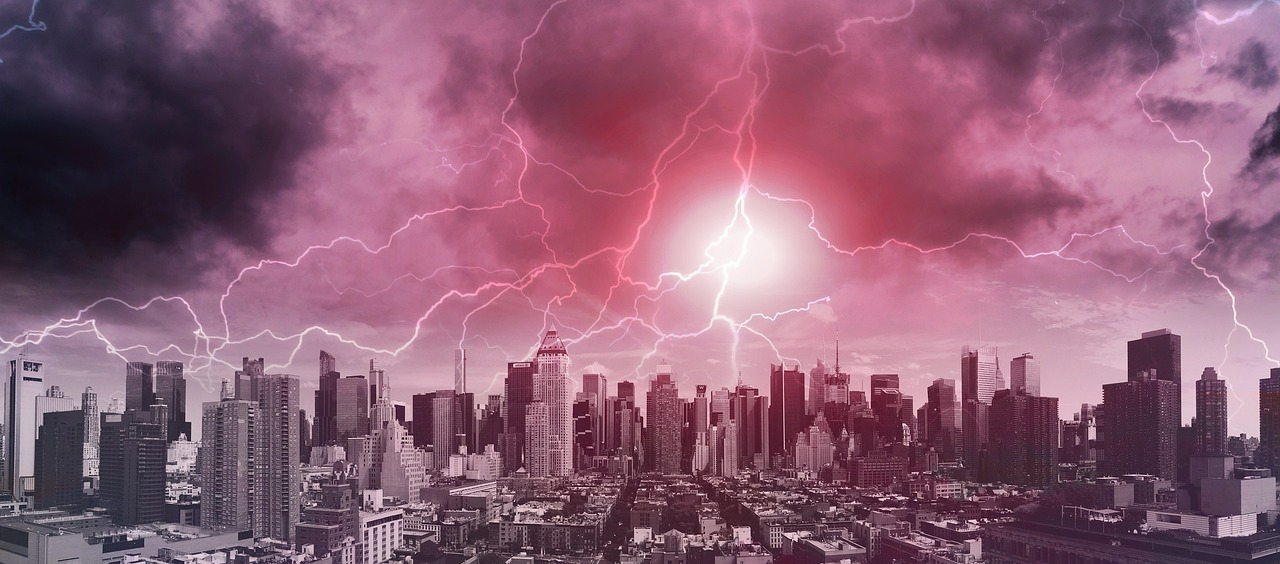 analyse des risques li&eacute;s au changement climatique selon les secteurs d'activit&eacute; et les r&eacute;gions, avec un focus sur les impacts et les strat&eacute;gies d'adaptation.