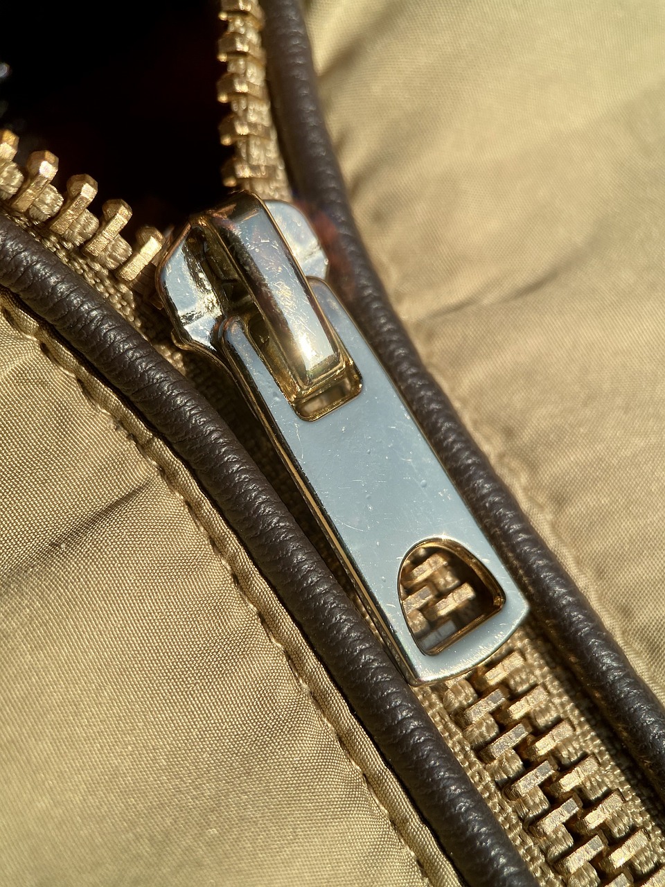 découvrez tout sur le concept de closure en programmation : définition, fonctionnement et exemples pratiques pour mieux comprendre son utilité.