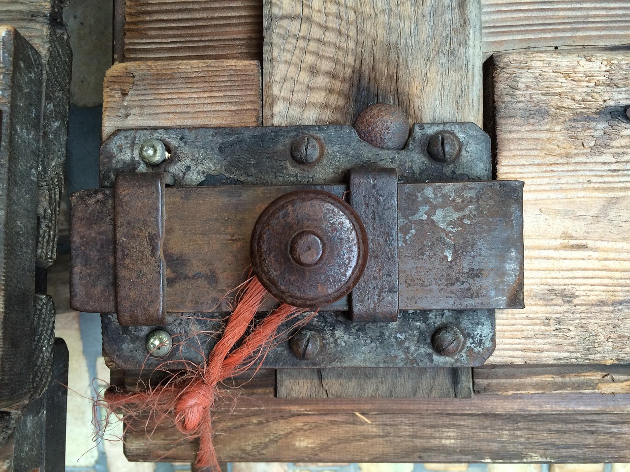 découvrez tout sur les closures en programmation : définitions, utilisations et exemples pratiques pour maîtriser ce concept clé.