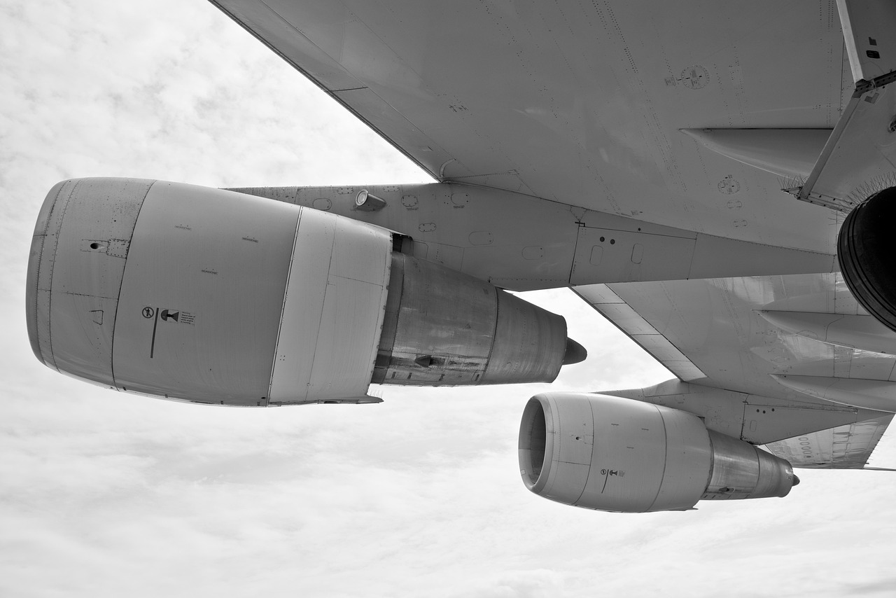 analyse d&eacute;taill&eacute;e des accidents d'avion pour comprendre les causes et am&eacute;liorer la s&eacute;curit&eacute; a&eacute;rienne.